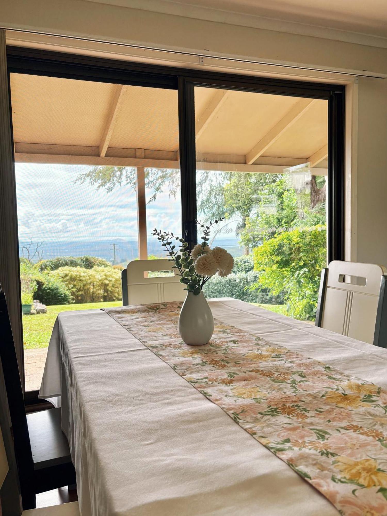 Maleny Terrace Cottages מראה חיצוני תמונה