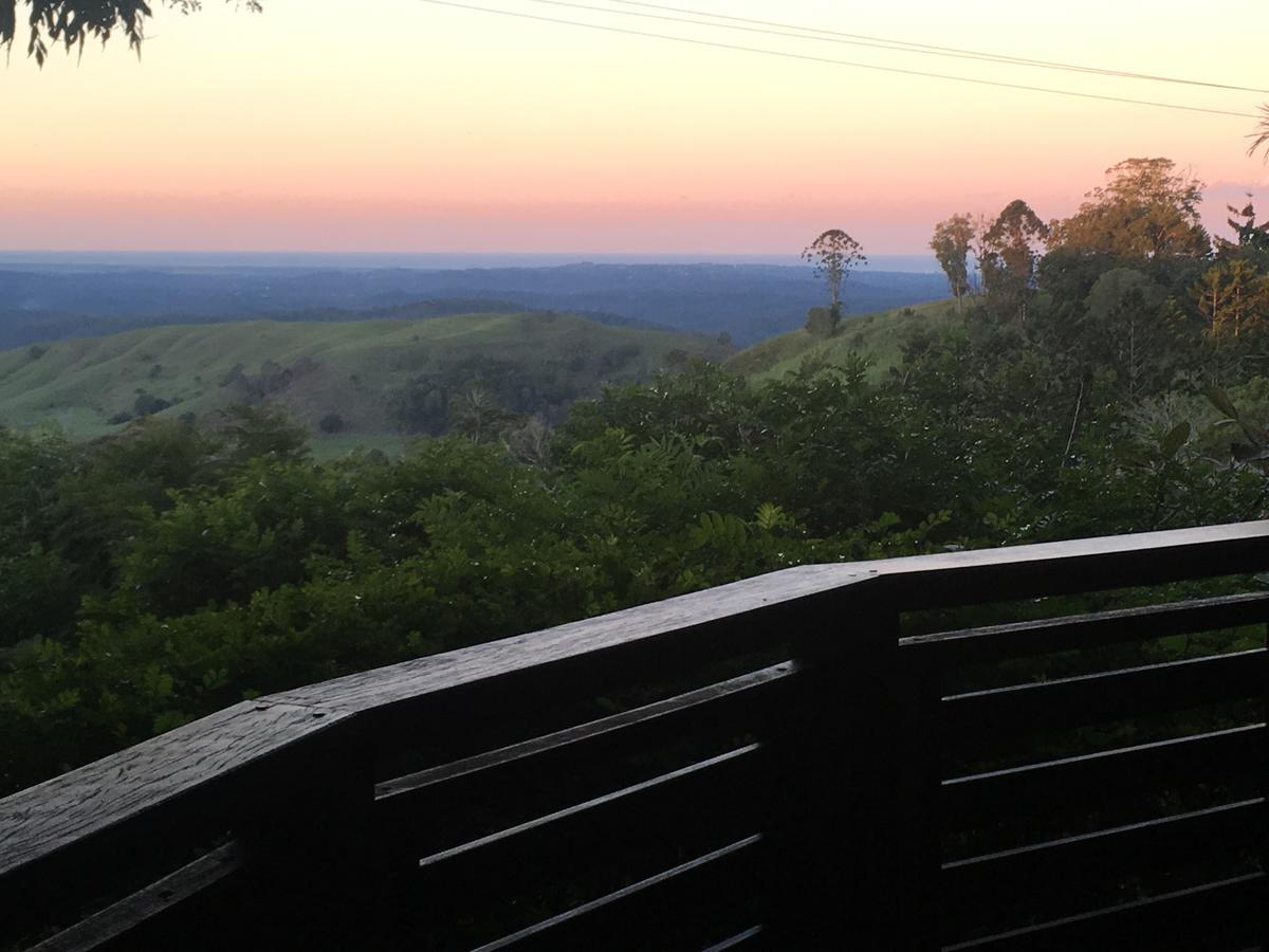 Maleny Terrace Cottages מראה חיצוני תמונה